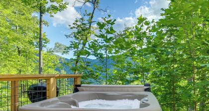 Panoramic Mtn Views & Hot Tub! Secluded Marion Gem