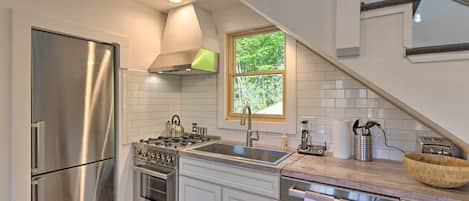 House (6 Bedrooms) | Interior