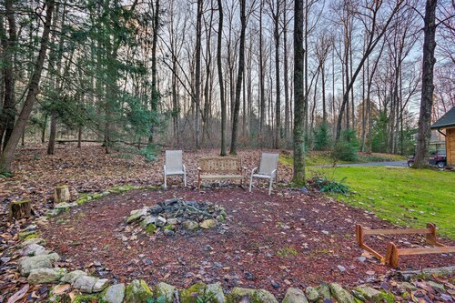 Quaint Apt ~ 5 Miles to Appalachian Trail & Lake!