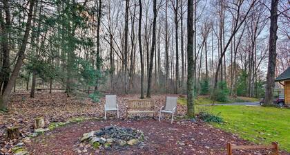 Quaint Apt ~ 5 Miles to Appalachian Trail & Lake!