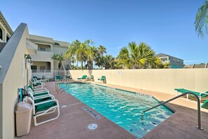 Interior - Coastal Condo w/ Pool in South Padre Island! (South Padre Island)