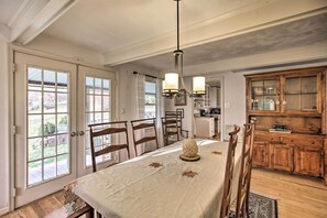 Interior - Spacious Faber Home w/ Yard, Steps to Winery! (Faber)