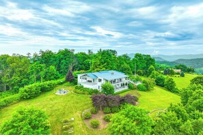 House (4 Bedrooms) | Front of property