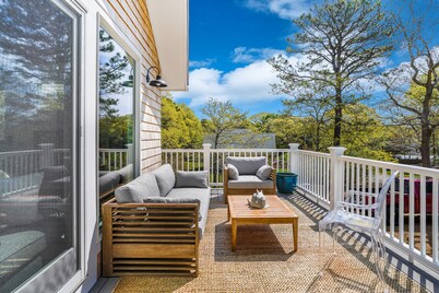 Family Friendly 5 Bedroom, Walk to Town, Beach & Ferry