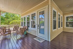 Terrace/patio - Beach Oasis w/ Pool Access, ~ 1 Mi to Shore! (Santa Rosa Beach)