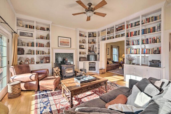 House (4 Bedrooms) | Interior