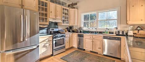 House (4 Bedrooms) | Interior