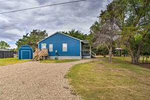 House (3 Bedrooms) | Interior - Pottsboro Home w/ Fire Pit < 1 Mi to Lake Texoma! (Pottsboro)