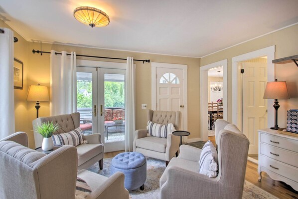 House (3 Bedrooms) | Interior