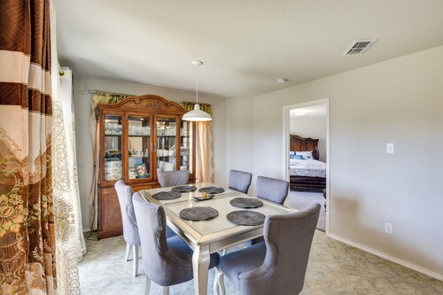 Texas Retreat w/ Patio Near Kayaking & Golfing!
