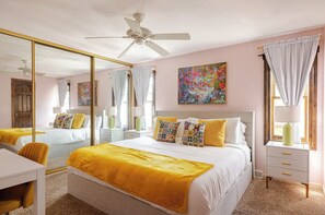 3 bedrooms, desk, iron/ironing board, free WiFi