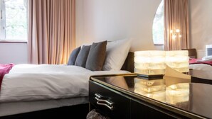 Ảnh chưa phân loại, 2 trong số 33 ảnh, nút