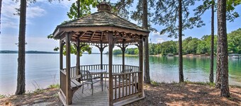 Resort-style Condo w/ Balcony on Lake Keowee