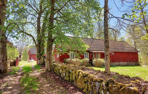 Nice home in Osby with WiFi