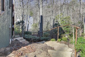 House (3 Bedrooms) | Interior - Huge Black Mountain Home w/ Mountain Views (Black Mountain)
