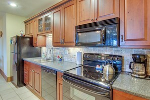 House (3 Bedrooms) | Interior - Huge Black Mountain Home w/ Mountain Views (Black Mountain)