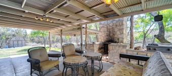 Kerrville Area Home w/ Outdoor Entertainment Space