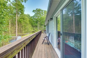 Interior - Private Hot Tub + Lake Access: Poconos Escape! (Pocono Lake)