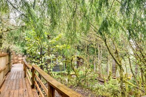 Property grounds - Pet-friendly Sandy Cabin w/ Spacious Fire Pit! (Sandy)