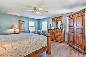 House (3 Bedrooms) | Interior - Modern Seaview House - 200 Yards to Daytona Beach! (Daytona Beach)