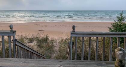 Beachfront De Tour Village Townhome w/ Patio!