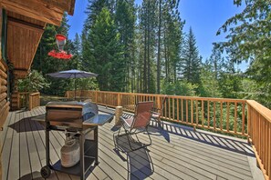 Interior - Large Cabin w/ Fire Pit + Grill on 34 Acres! (Sagle)