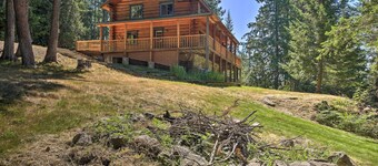 Large Cabin w/ Fire Pit + Grill on 34 Acres!