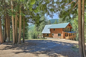 House (3 Bedrooms) | Interior - Large Cabin w/ Fire Pit + Grill on 34 Acres! (Sagle)