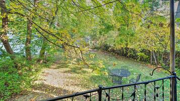 Apartment (2 Bedrooms) | Bahagian dalam