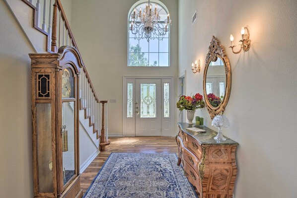 المنشأة من الداخل