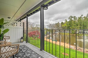 Property grounds - Chic Flat Rock Condo w/ Balcony + Lake View! (Flat Rock)