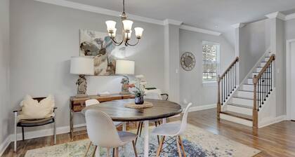Waterfront Lake Hamilton Getaway w/ Boat Ramp!