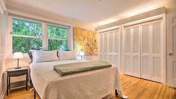 House (2 Bedrooms) | 2 bilik tidur, meja, ruang kerja komputer riba, cadar katil