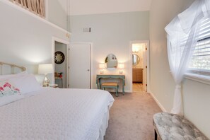 Interior - Cape Canaveral Escape: Walk to Beach! (Cape Canaveral)