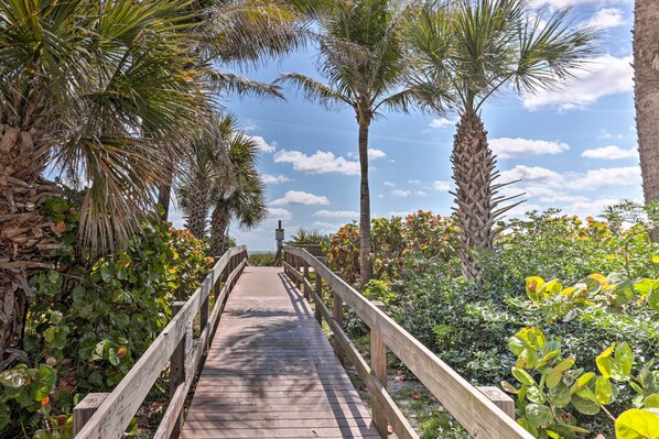 Interior - Cape Canaveral Escape: Walk to Beach! (Cape Canaveral)