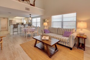 Interior - Cape Canaveral Escape: Walk to Beach! (Cape Canaveral)