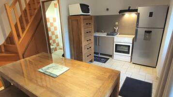Fridge, microwave