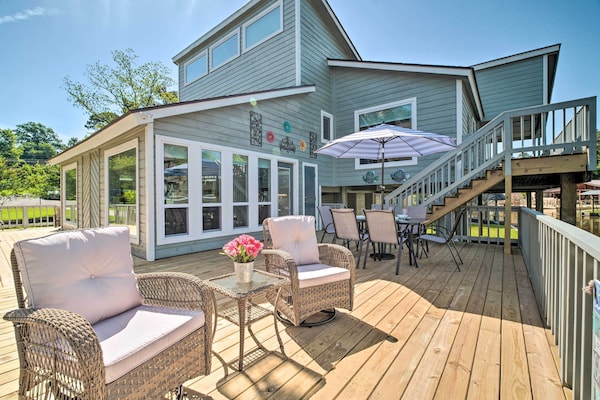 Bright Home W/ Dock On Lake Conroe! - Lake Conroe, TX