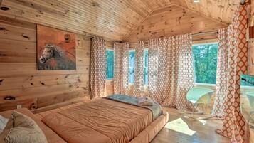 4 bedrooms, iron/ironing board, bed sheets