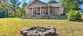 Kingston Home w/ Patio < 4 Mi to Lake Texoma!