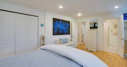 Grand Junction Abode ~ 2 Miles to Wineries & Golf!