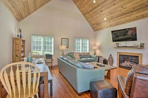 Interior - Riverfront Retreat on 4 Acres w/ Private Dock (Heathsville)