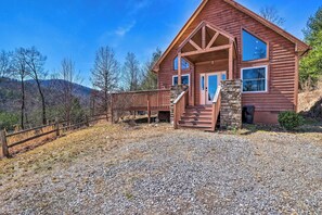 House (2 Bedrooms) | Interior - Cozy Murphy Cabin Rental w/ Mountain Views! (Murphy)