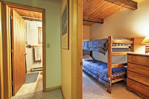 House (3 Bedrooms) | Interior - Peaceful Lincoln Chalet < 2 Mi to Loon Mtn Skiing! (Lincoln)