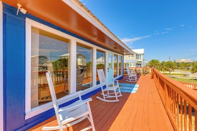 Breezy Dauphin Island Vacation Rental With Deck!