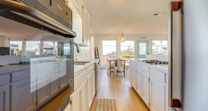 Breezy Dauphin Island Vacation Rental With Deck!