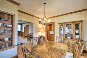 House (4 Bedrooms) | Interior