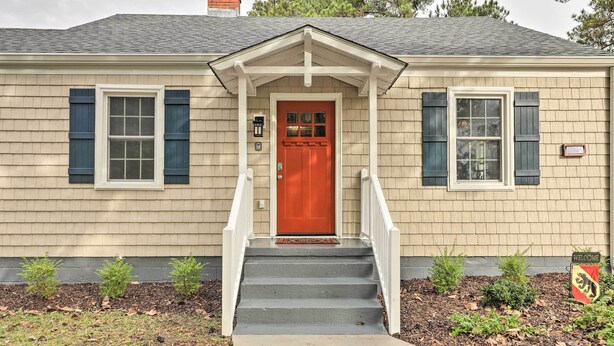 Unclassified image, 1 of 26, button - 'craftsman Cottage' < 2 Mi to Dtwn New Bern! (New Bern)