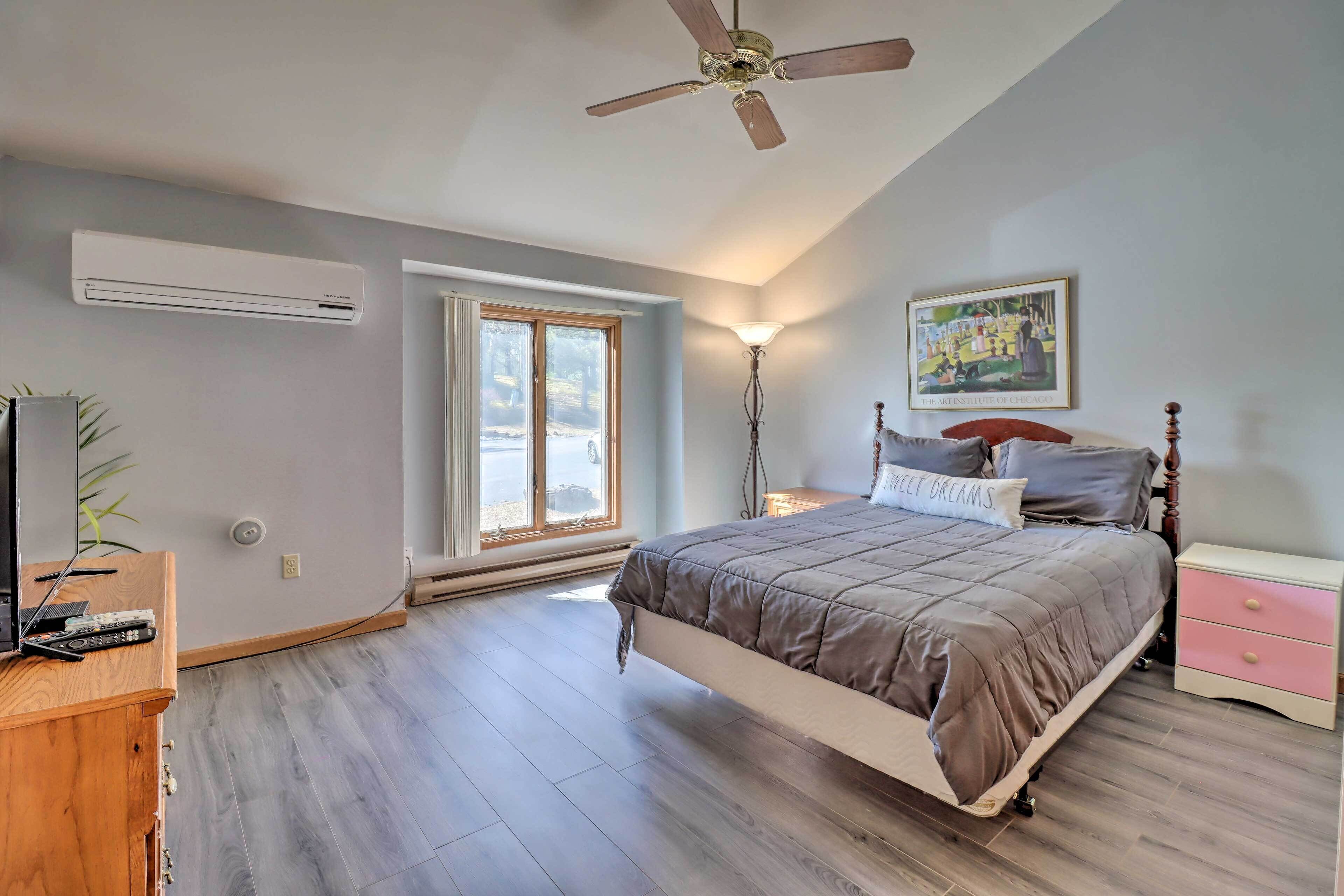 Apartment (3 Bedrooms) | 3 bedrooms, iron/ironing board, bed sheets