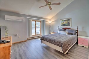 Apartment (3 Bedrooms) | 3 bedrooms, iron/ironing board, bed sheets